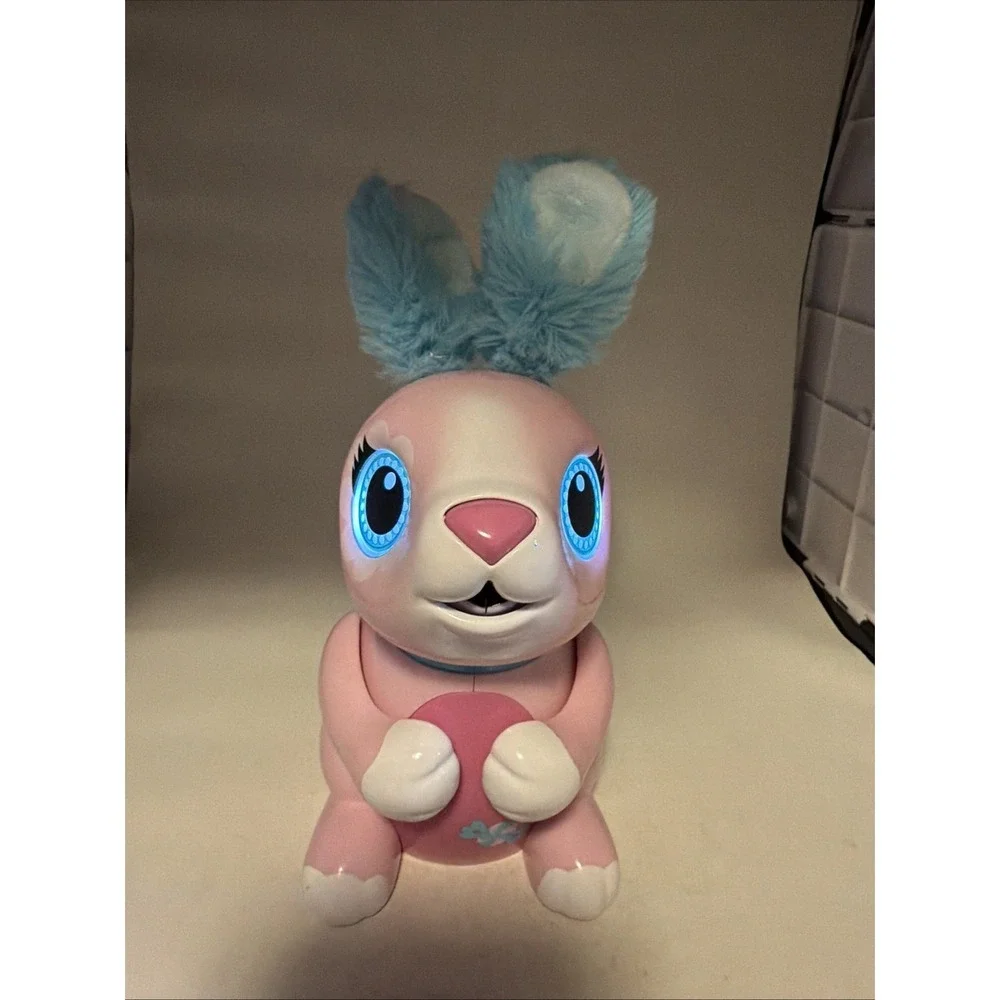 Zoomer Hungry Bunnies Shreddy Interactive Rabbit Toy - Pink. Tested Works.